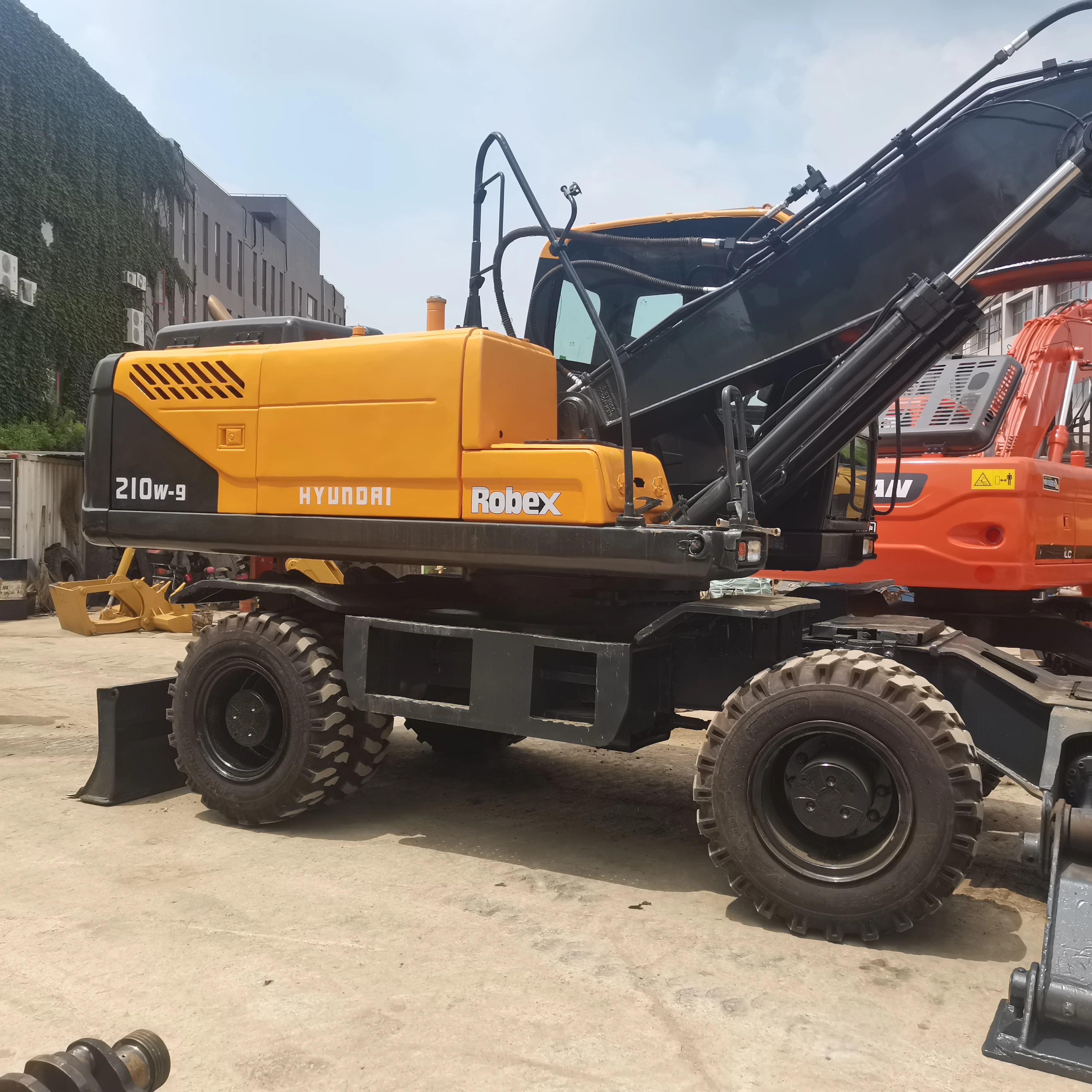 Многофункциональный Hyundai 210W-9T подержанный экскаватор 210 на колесе для продажи