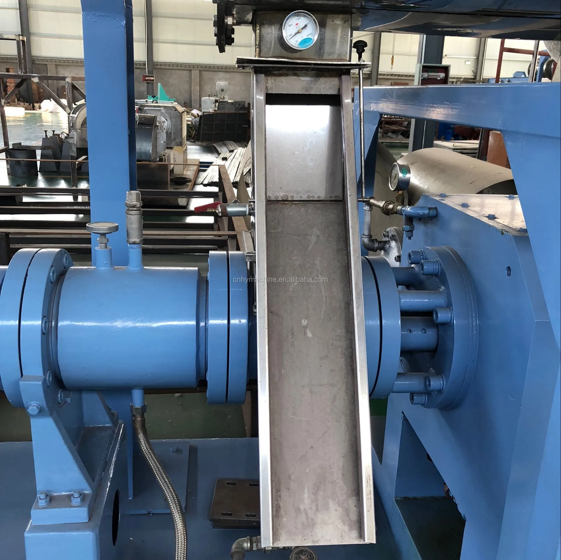 China industrial cattle fish pig poultry feed processing machine 1 ton fish feed extruder machine for sale in nigeria