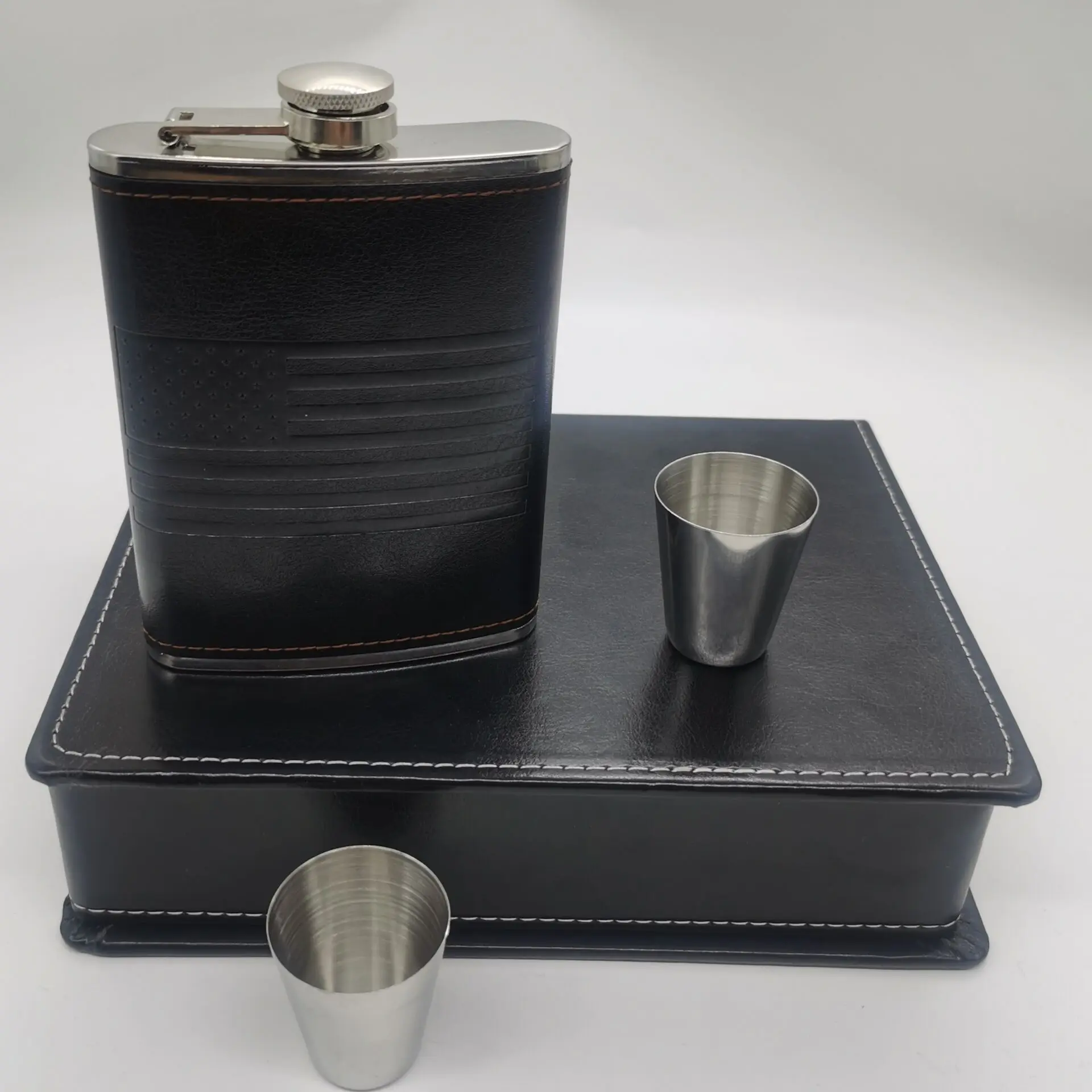 leather whiskey 304 stainless steel hip flask Gift box personalized liquor flagon vodka rum alcohol flask