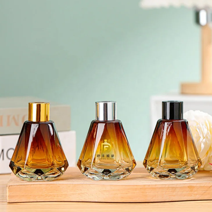 Unique Luxury 60ml 2oz Decorative Glass Bottle with Gold Lid Empty Reed Diffuser for Cosmetic Use