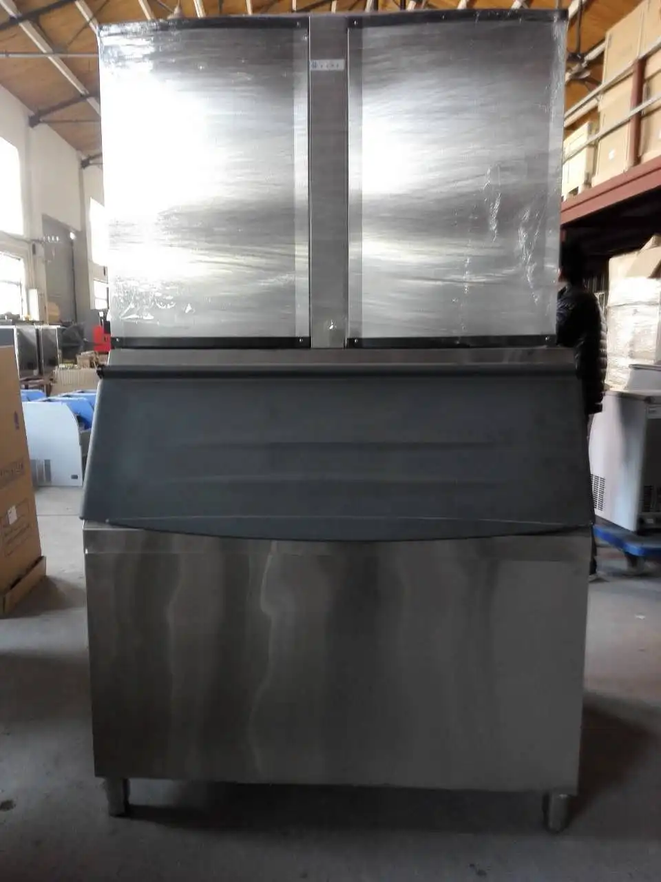 Full-Automatic ice cubes maker machine 900kg solar ice maker use for home