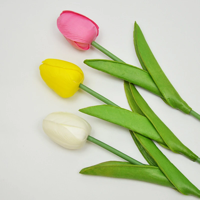 Factory Wholesale Lifelike Artificial Tulip Flower Artificial Flowers Real Touch Tulip for Home and Wedding Decor