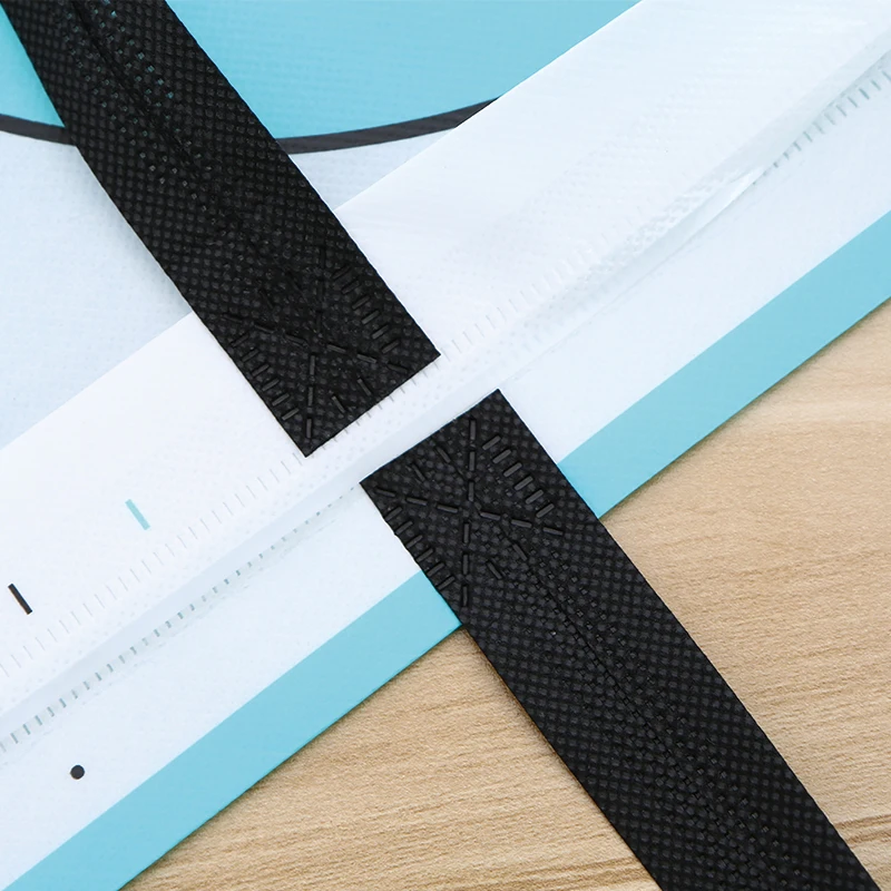 Cute cartoon fashion various specifications tote bag non-woven environmental protection packaging bag toy store can carry the ba