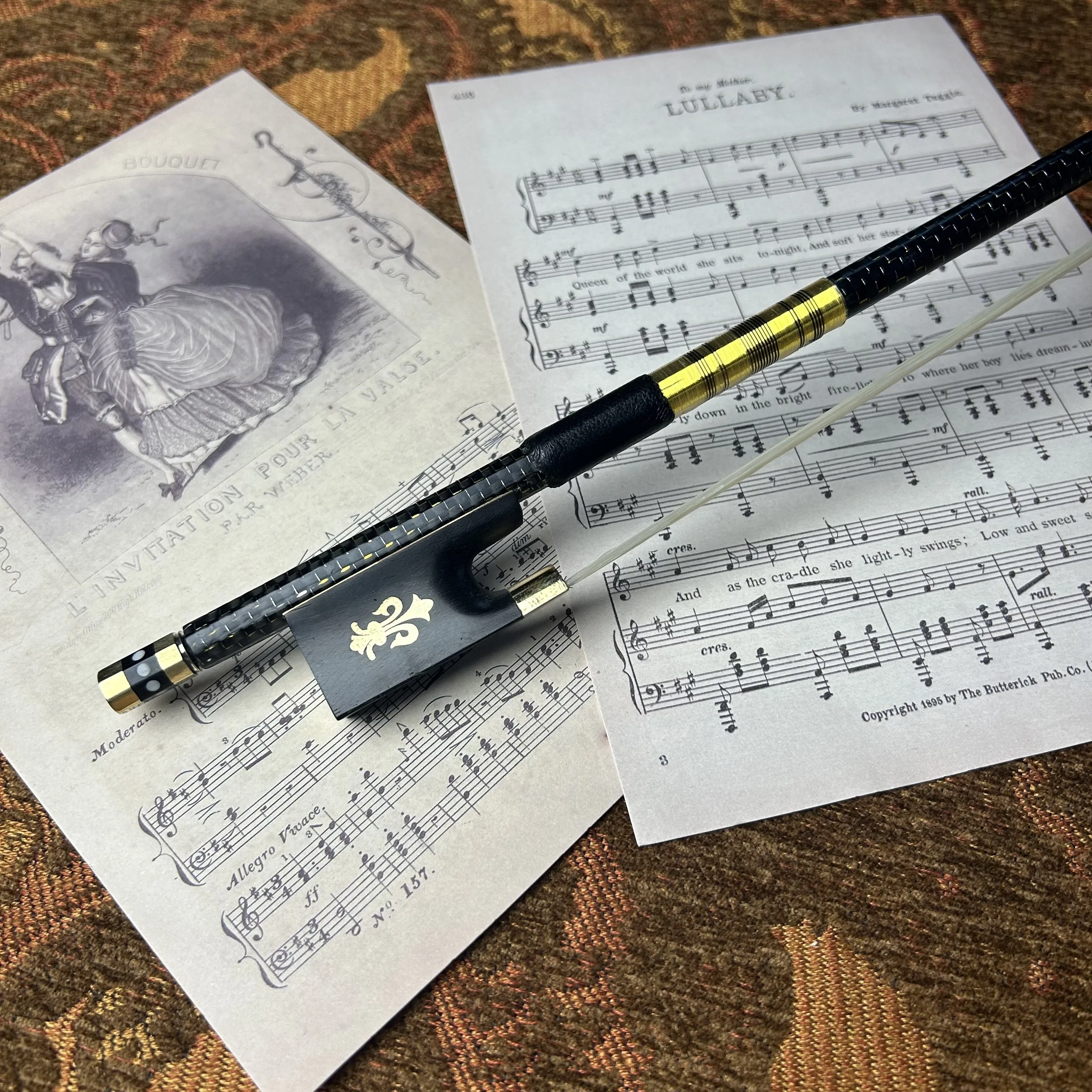 Горячая распродажа оптовая продажа ручная работа Круглый инкрустированный нитью с узором из углеродного волокна радужной ткани черное дерево лягушка профессиональный бант для скрипки