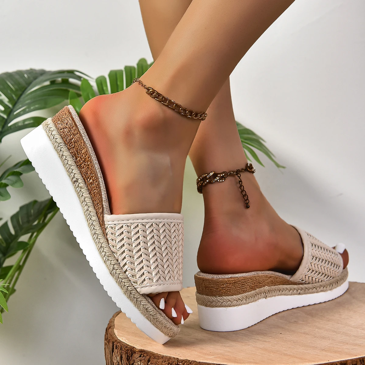 Women Natural Bamboo Rattan Summer Comfort Slippers Women Indoor Home Slippers Non-slip Slippers For Unisex