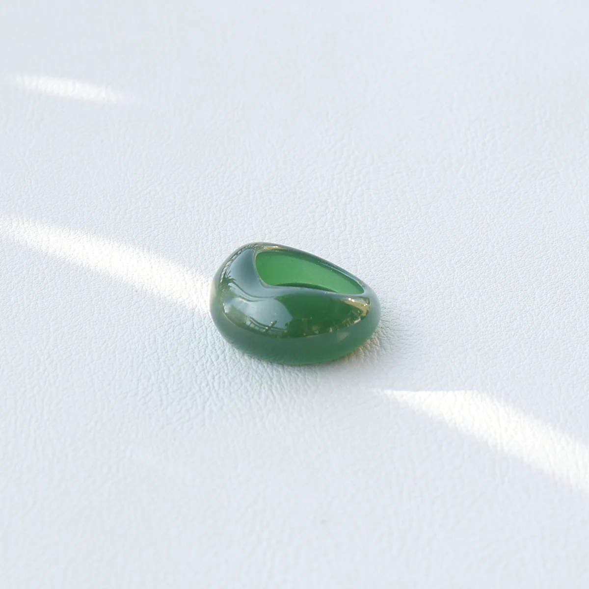
New Fashion Resin Acetic Round Jade Green Art Design Ring Wholesale Girl Geometric Irregular Female Party Trend Jewelry 