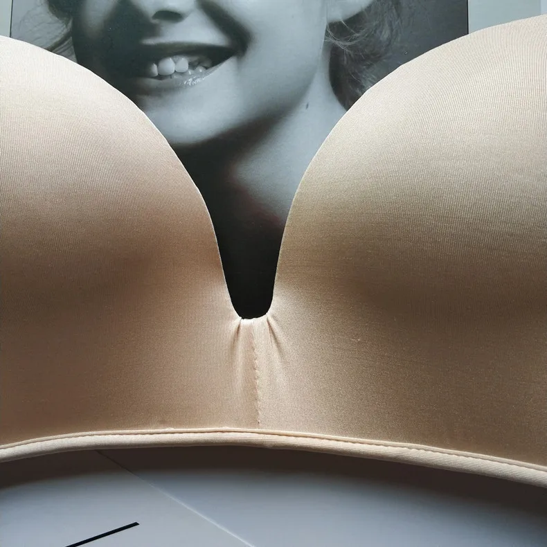 Japanese lightweight underwear without underwire women smooth simple traceless comfortable bra cover large chest