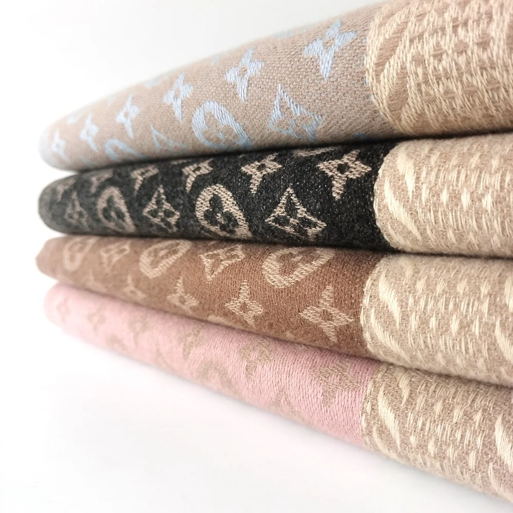 Designer Brand Fashion Four Leaf Clover Design Double-sided Cashmere Letter Scarf Thickened Knitted Thick Scarf Ready To Ship
