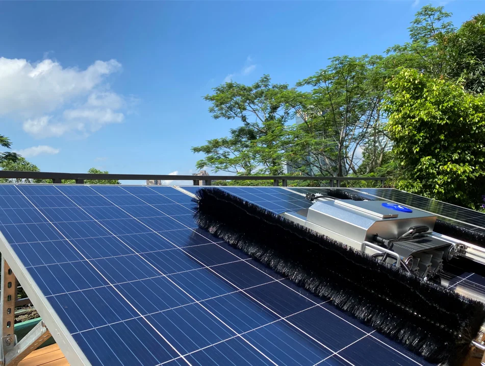 New original 25% savings in power loss automatic new energy telescopic pv cleaning robot for solar panel