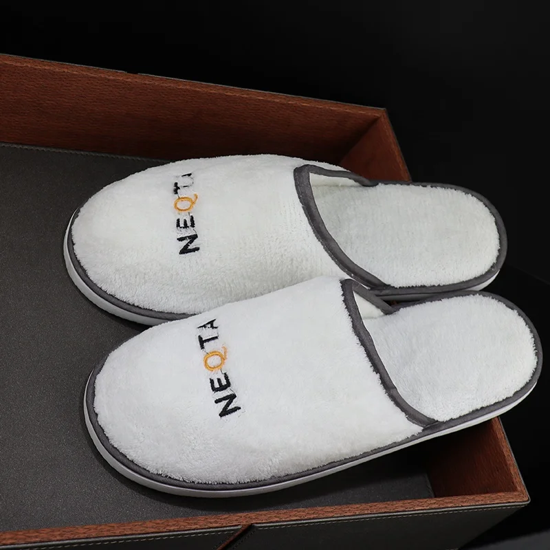 Экологически чистые роскошные спальные комнатные Шлепанцы из хлопчатобумажной ткани кораллового флиса, дешевые оптовые тапочки для спа и отелей