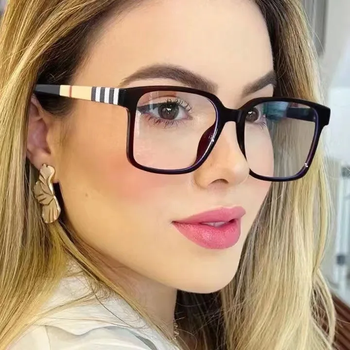 Latest Catalogue Luxury Designer Frame Glasses Classic Plaid Square Eyeglasses Blue Light Blocking Optical Eyewear Anteojos