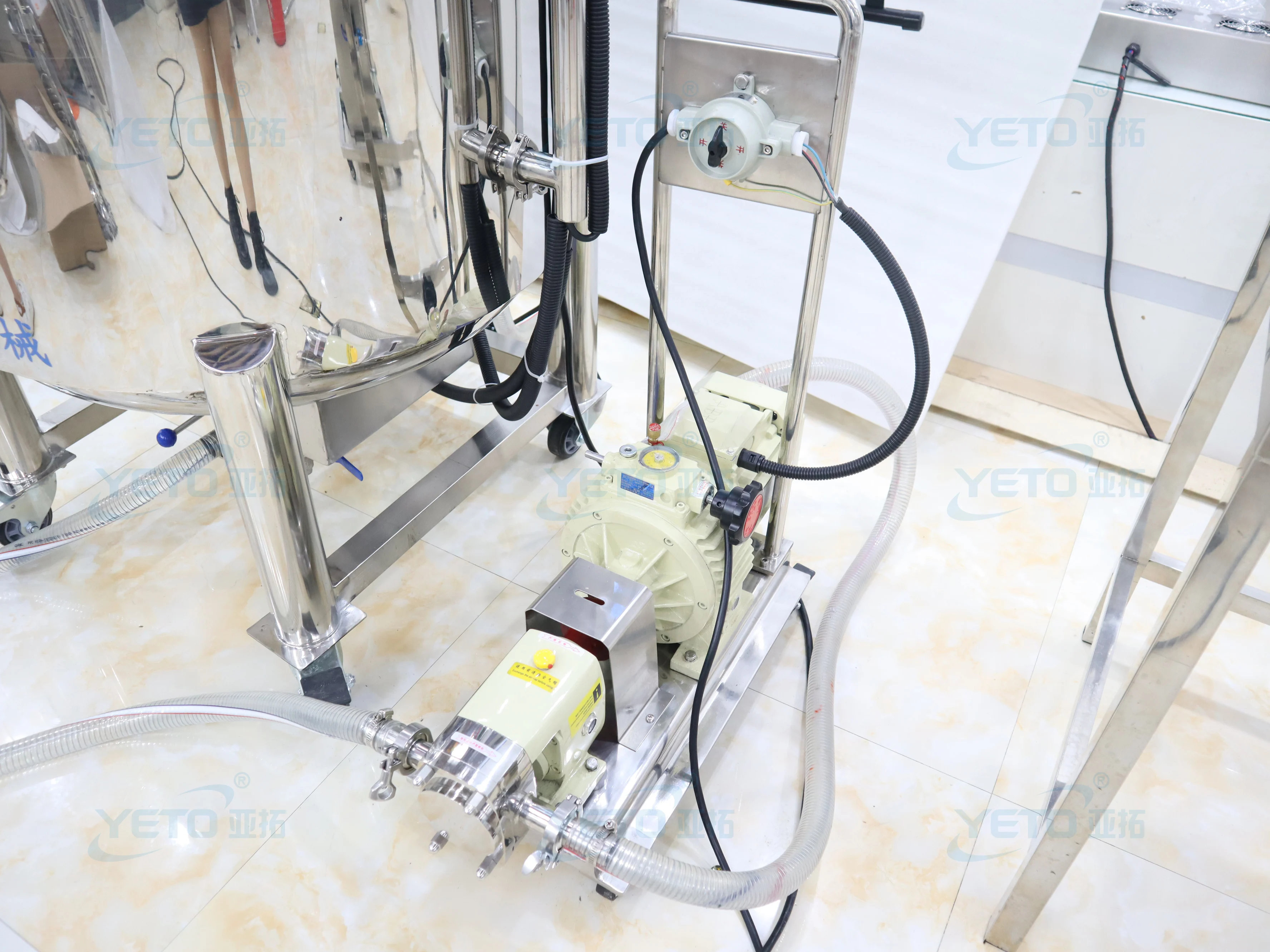 Dish Washing Cosmetic Making Machine Body Cream Ahitator Blending Mixer Equipment Shampoo Hand Soap Mixing Tank for Lotion Toner