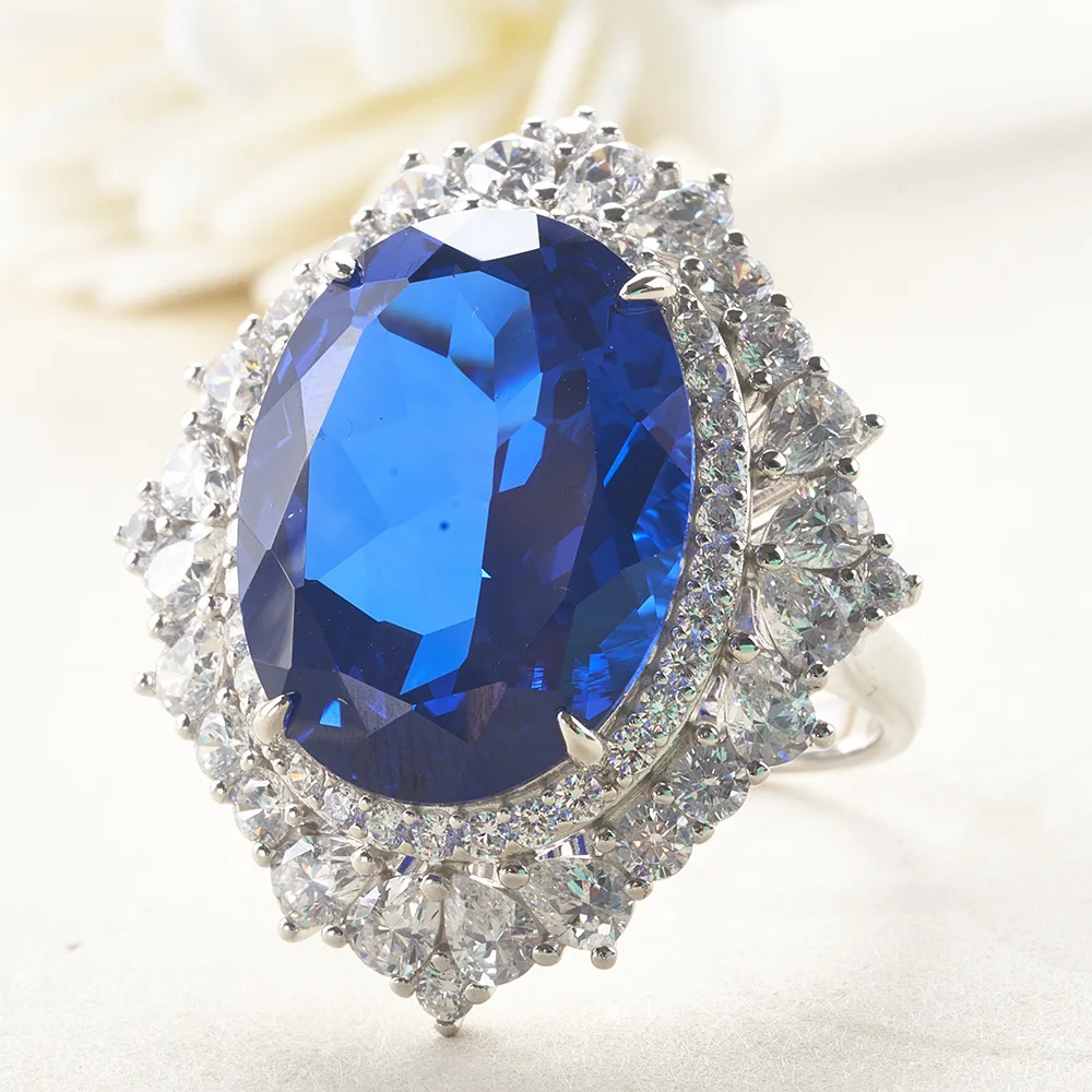 S925 Synthetic 30 Carat Imperial Sapphire Ring Set In Platinum With Five Layers Of Silver