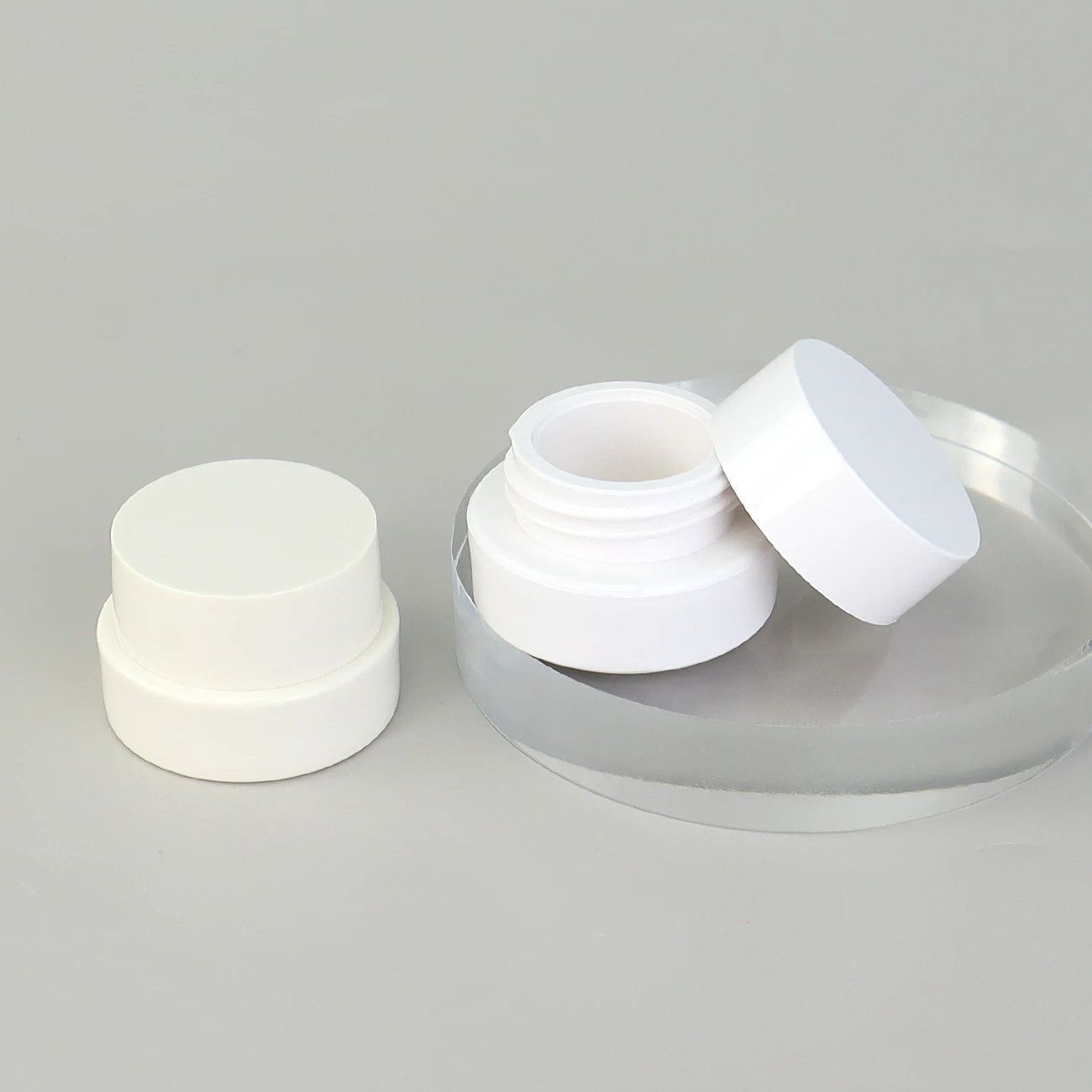 Wholesale 5ml white PP plastic cream jar UV gel jar nail polish container Body Lotion jar for skincare cream sample
