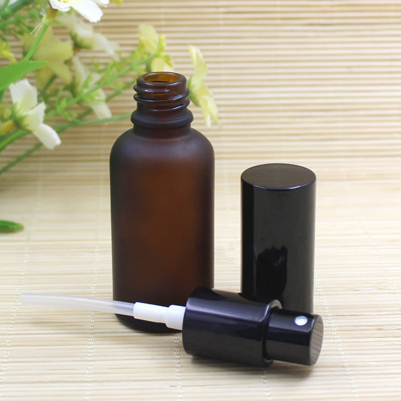 Wholesale empty frosted amber glass essential oil perfume bottles with black Fine Mist Atomizer sprayer 10ml 30ml 50ml 100ml