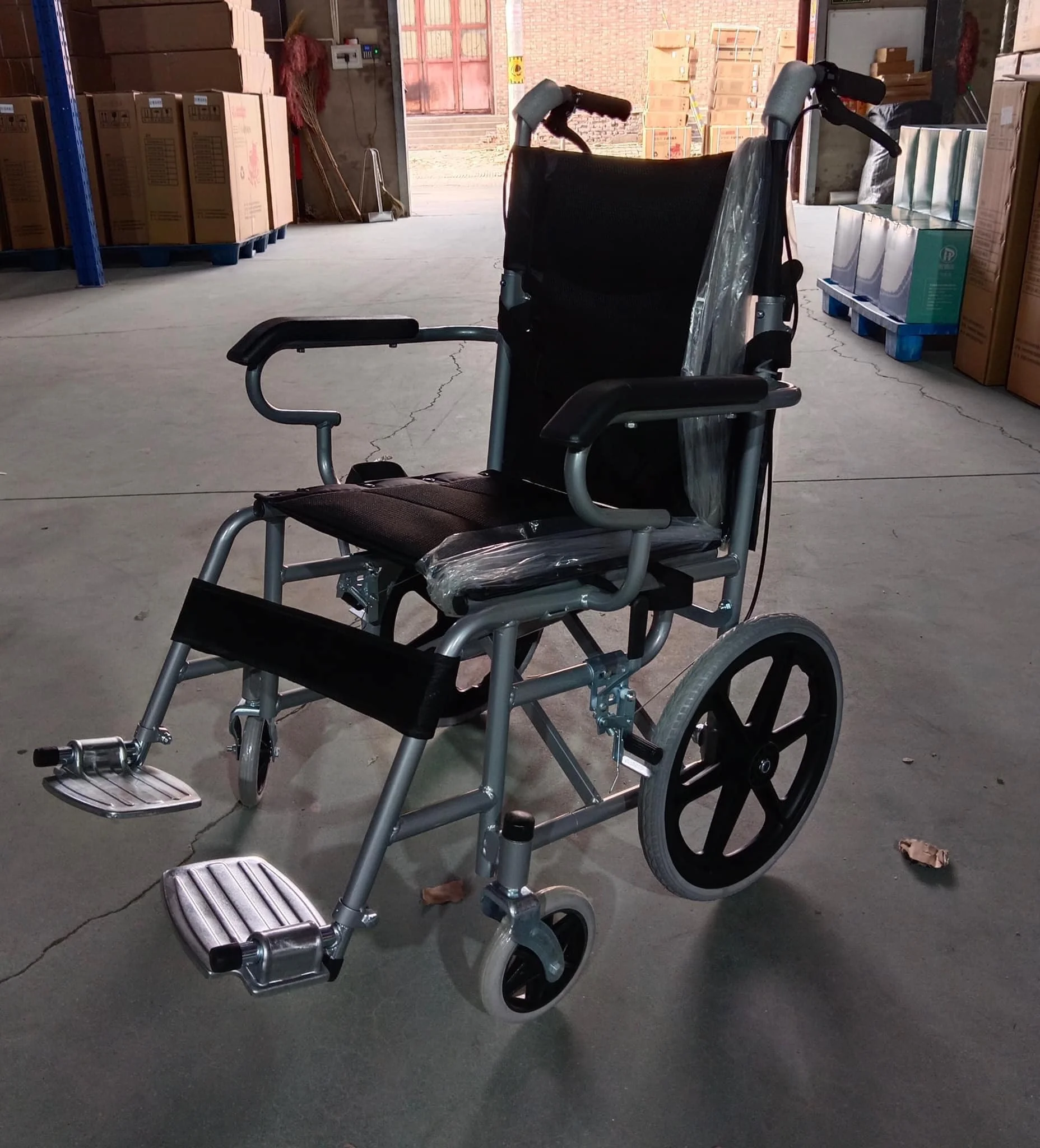 Hot Sale Manufacture Good Quality Manual Wheelchair Portable Folding Lightweight Wheelchair Hand Push Active Wheelchair