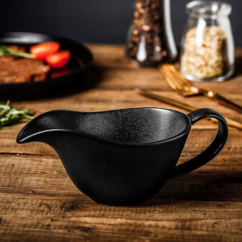 White Porcelain Gravy Boat Ceramic Cast Iron Black Steak Sauce Boat For Restaurant