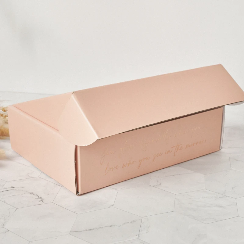 China Manufacturer Made Paper Packing Mailer Boxes Shipping Corrugated Package Box for Shipping Clothes