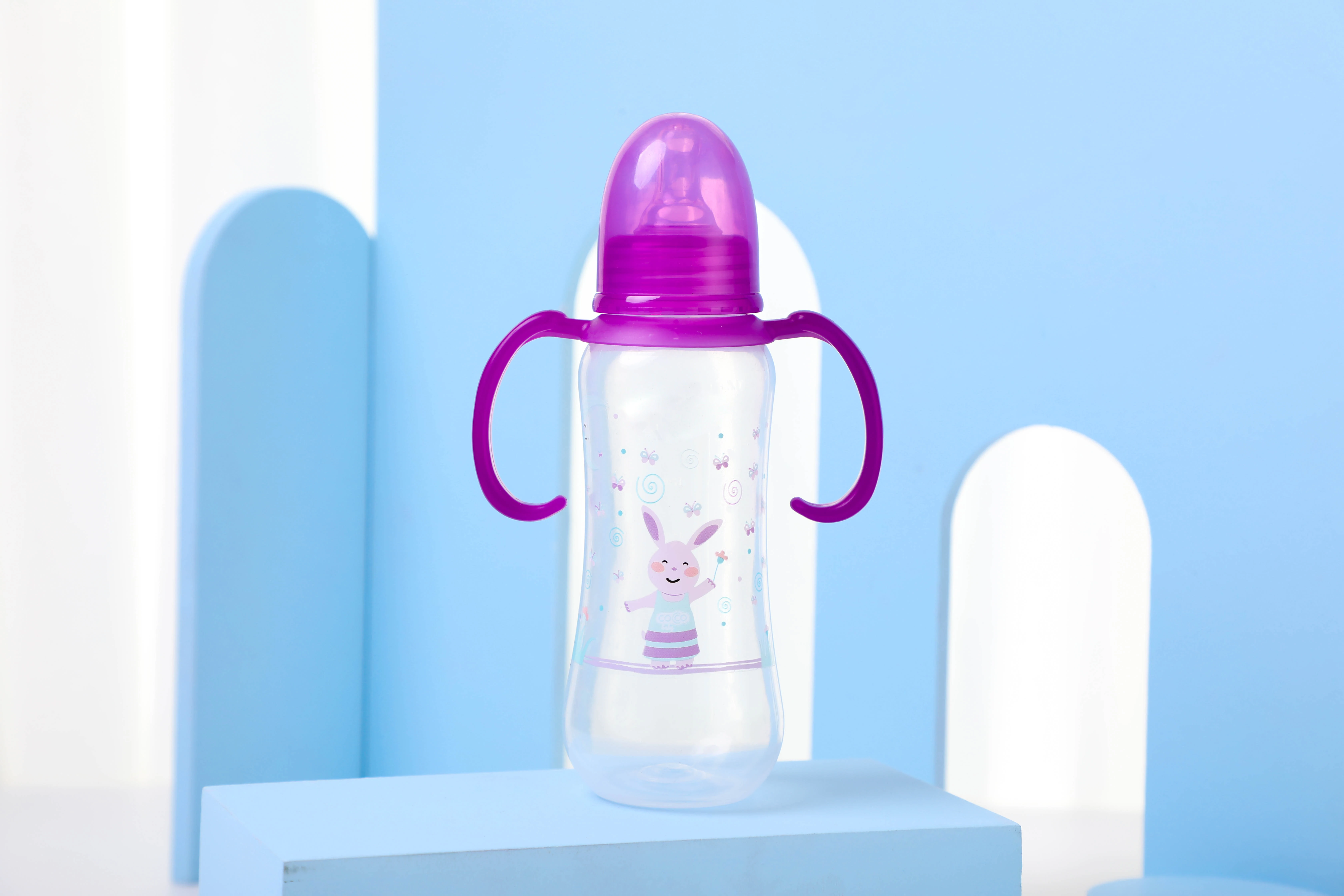 Wholesale Custom  BPA Free Food Grade PP Milk Bottle Hands Free 250ML 8OZ Silicone Nipple Baby Feeding Bottle For Drinking