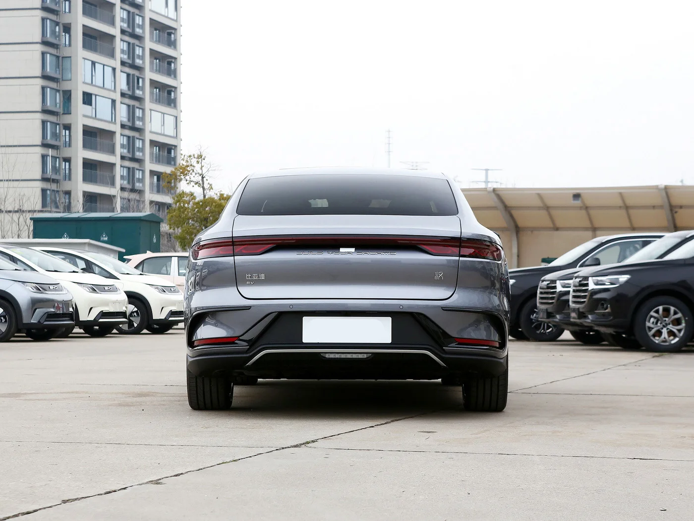 2023 электромобили byd han ev 2024 4-дверный 5-местный Трехместный фургон дальнего действия 506 км китайские автомобили с правым рулем для продажи