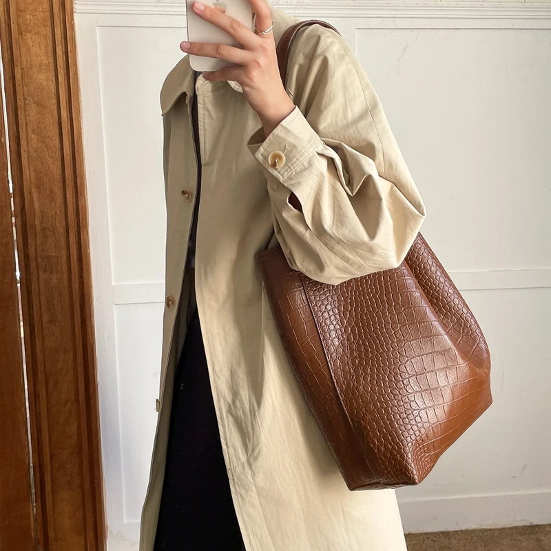 SESHINE hot style 2022 new trendy super large capacity crocodile Alligator pattern 2 piece in one shoulder underarm tote bag