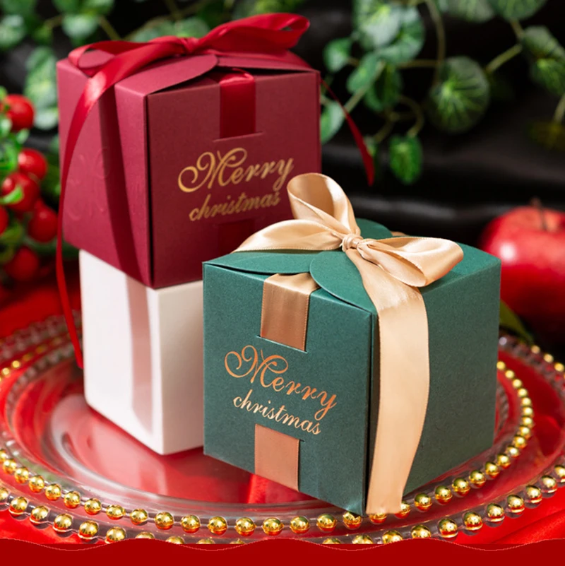
Spot promotion advanced simple style Christmas Eve apple candy chocolate gift box packaging special paper cloth with lanyard bow 