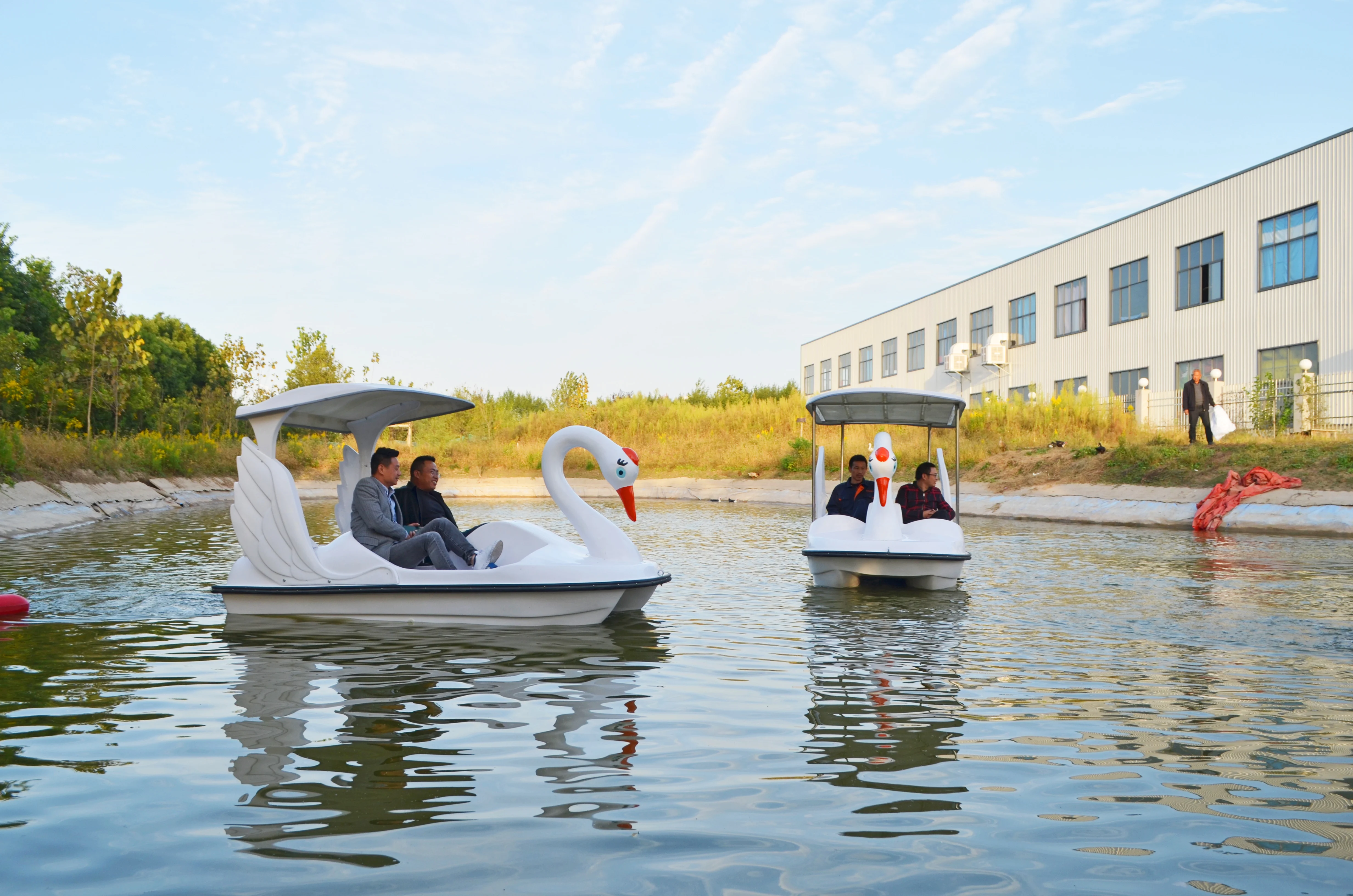 pedal boats fiberglass animal swan boat Factory cheap pedal boats for sale
