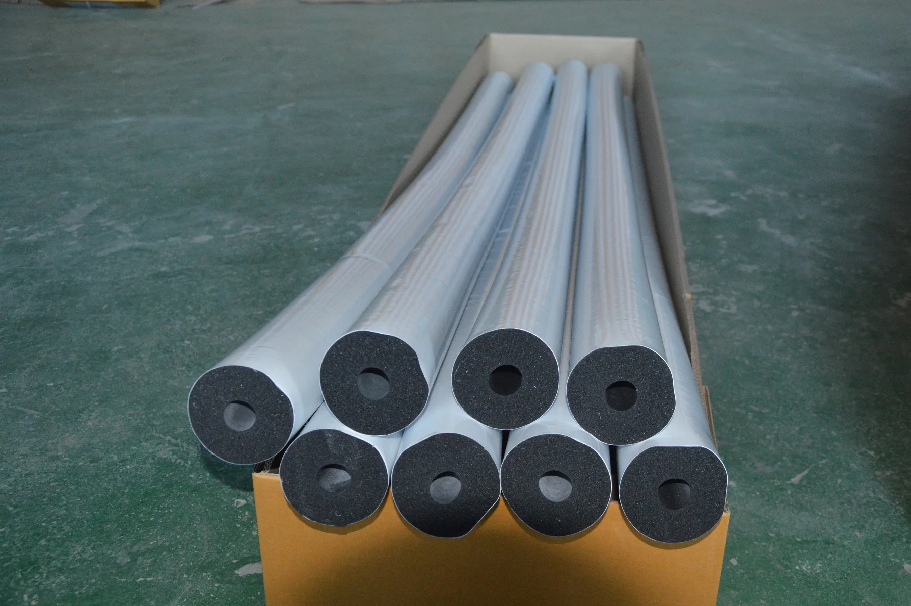 Seamless UV-resistance jacketing EPDM high temperature insulation tube for solar