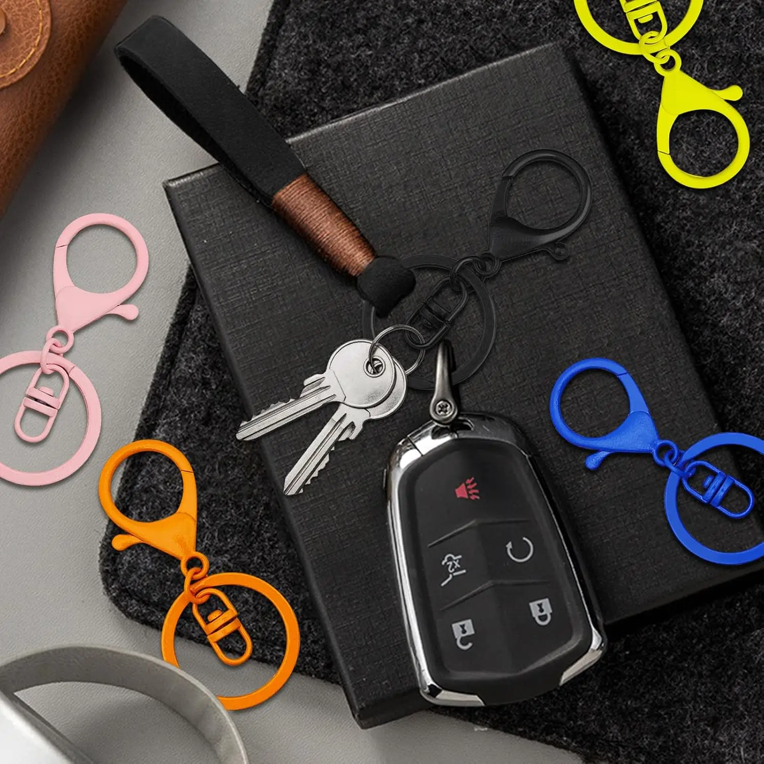 Wholesale Colorful Baking Paint Zinc Alloy Lobster Clasps 8-Character 3-Piece Set Key Chain For DIY Craft Jewelry Making