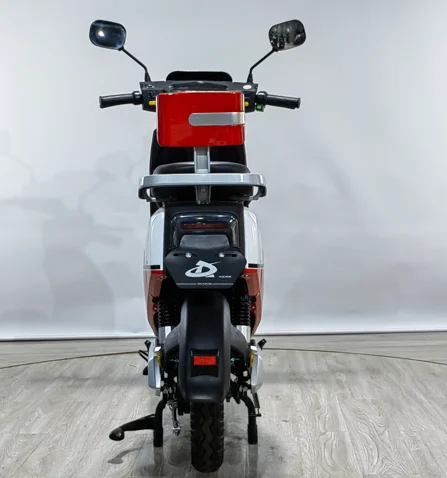 2024 Hot Sale Vintage Electric Motorcycle Scooter 600W 60V Fast Electric Moped Motorcycle for adult