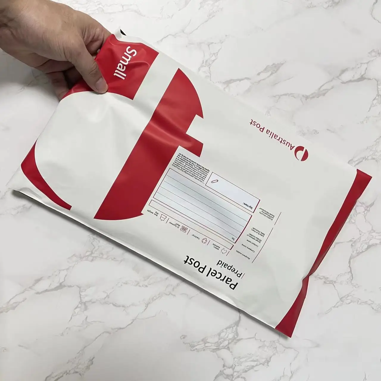 Wholesale Custom Printed Logo Poly Mail Bag White Poly Mailers Envelope Express Tape Adhesive Courier Bag Poly Mailer Postal Bag