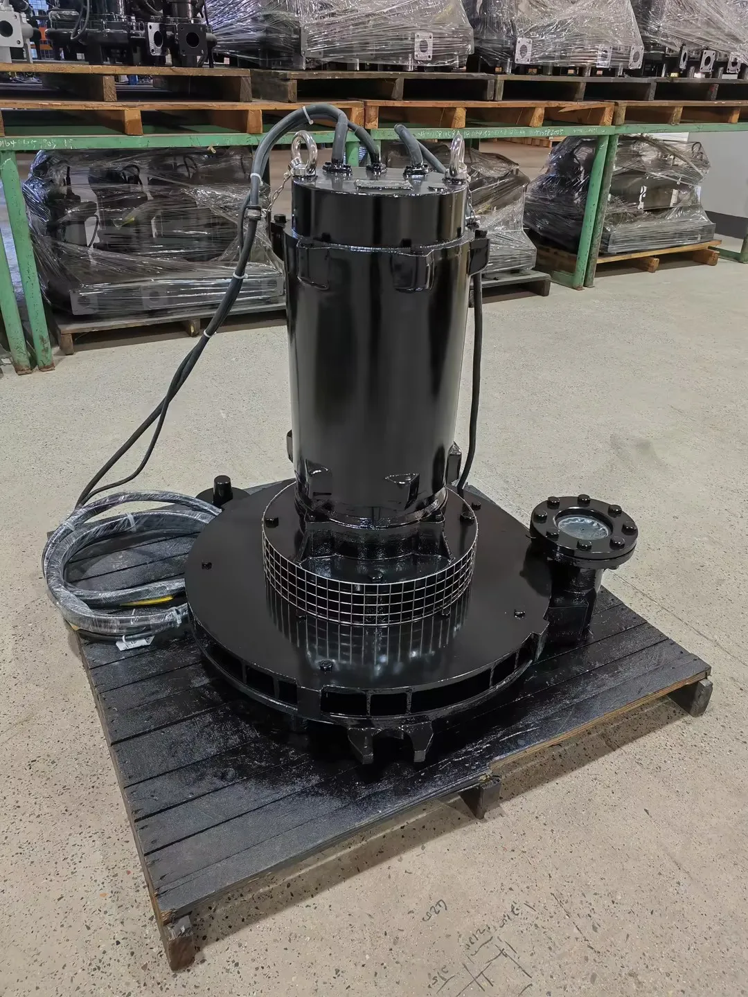 High efficiency submersible wastewater aerator supply oxygen