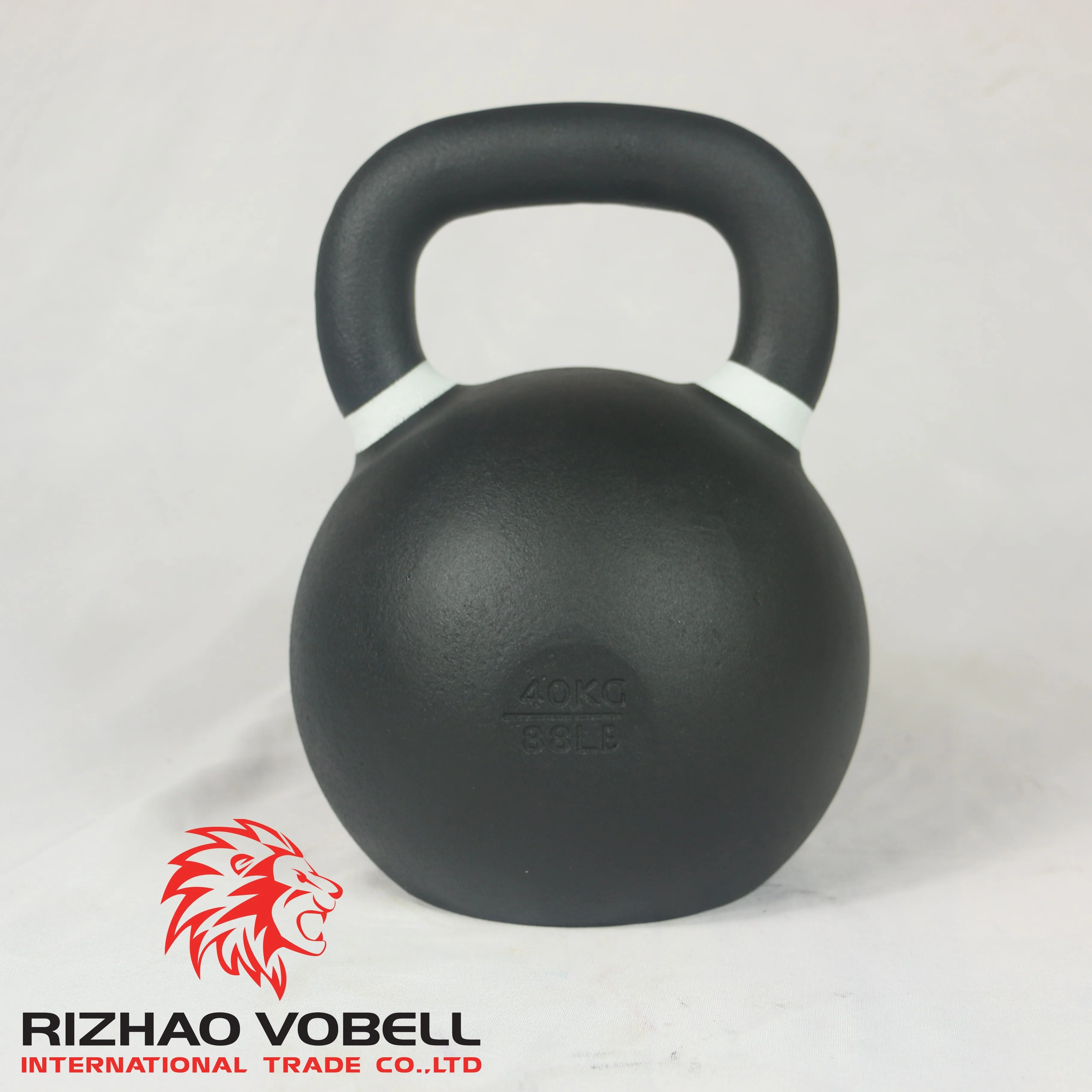 Черный чугунный фитнес kettlebell