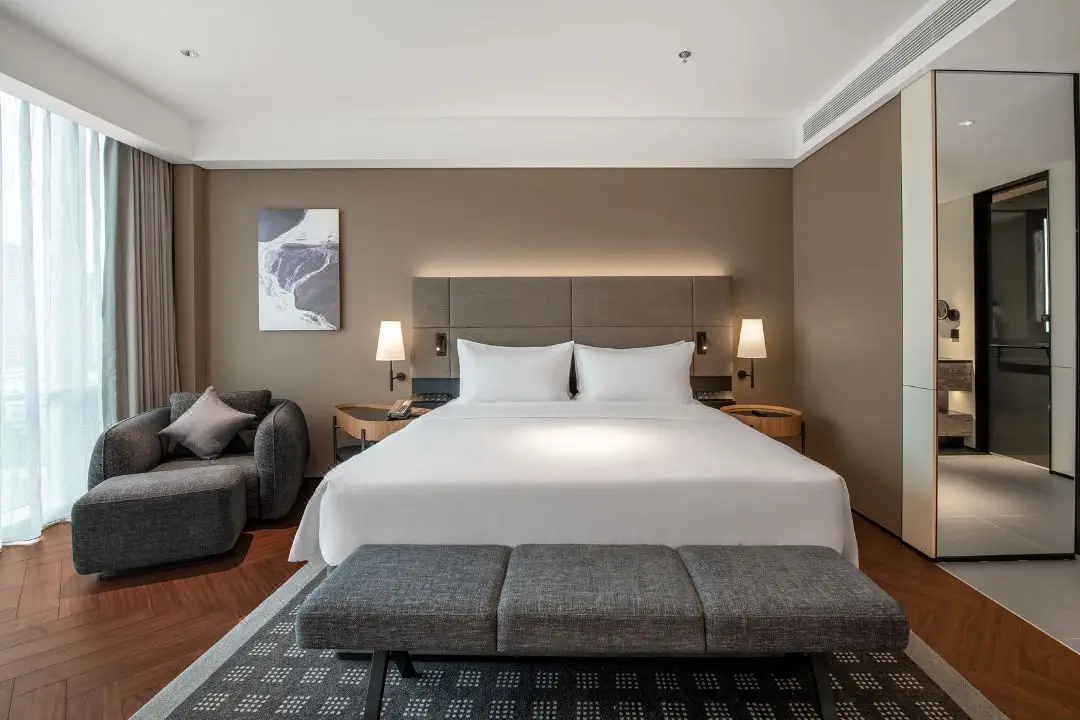 Deluxe King Size Room Hotel Furniture Modern Luxury Design America Design Hotel Complete Bed Room Furniture Bedroom Sets