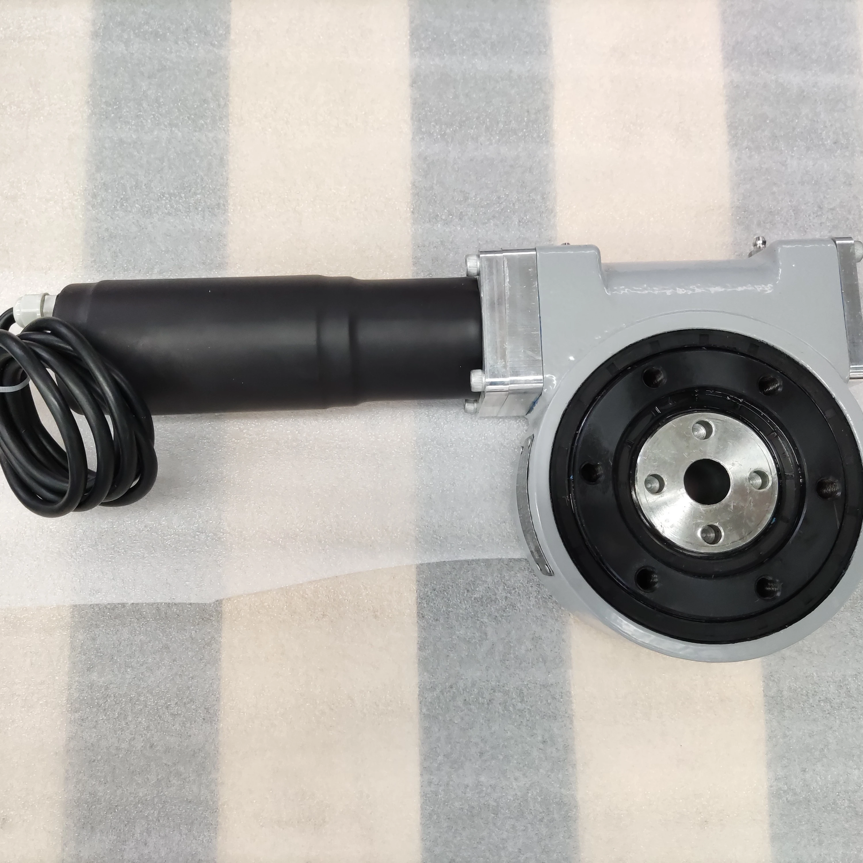 Luoyang JW SE3 Slewing Drive SE3C Slewing Drive With Motor For Crane And Construction Vehicle/Precision Slewing Bearing