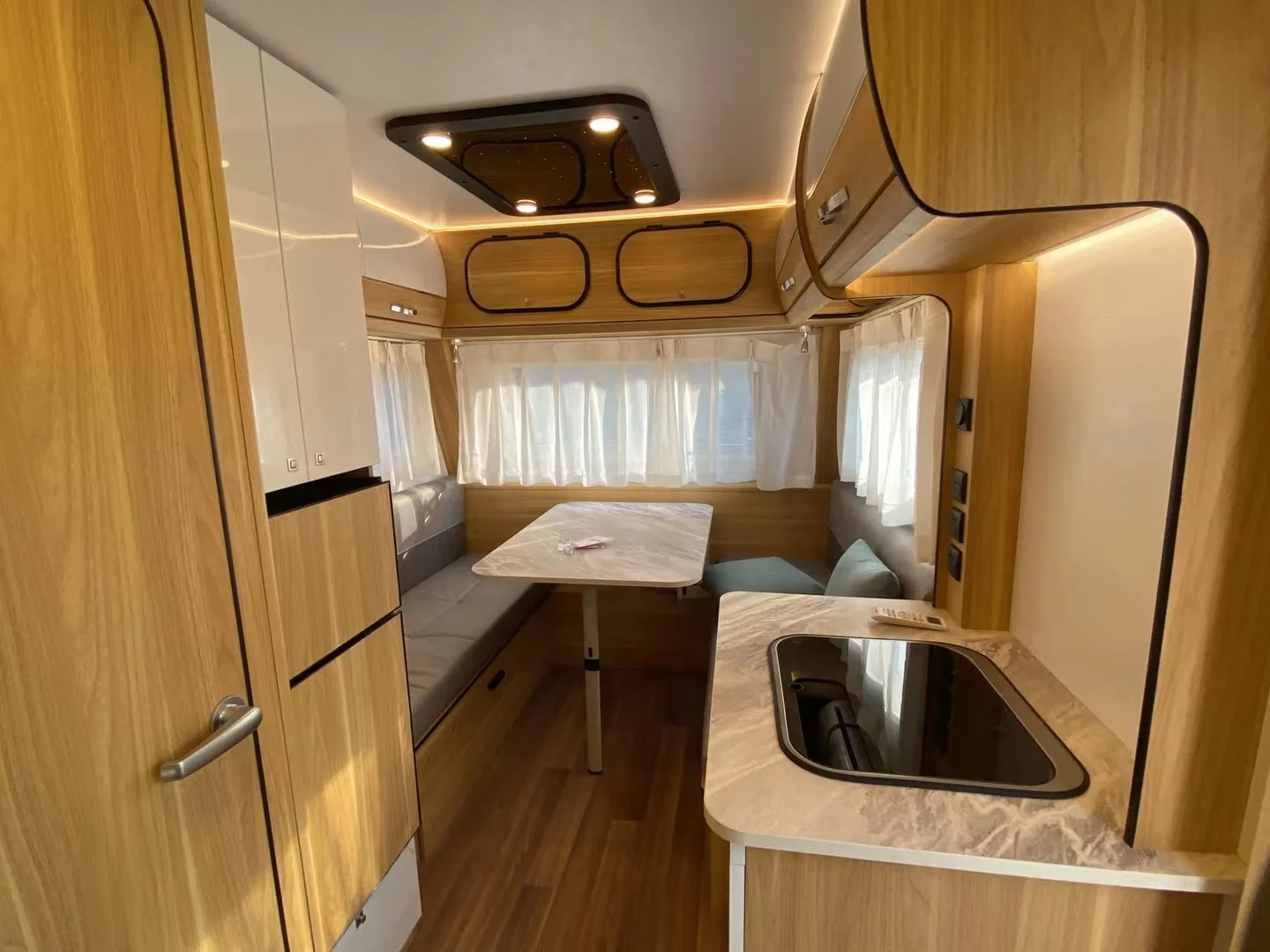 Hihg quality RV Low Price mobile home camper and caravan for sale caravan