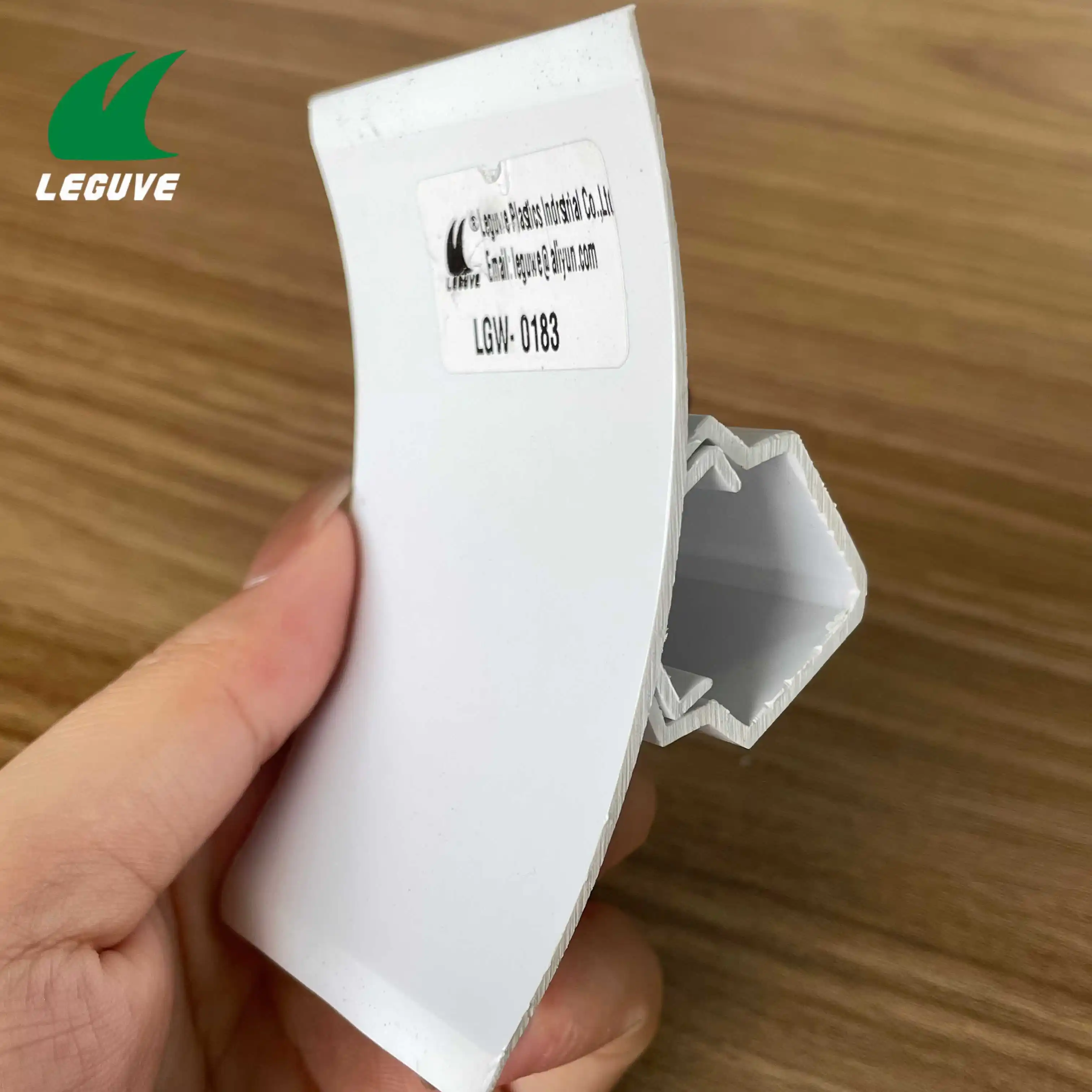 Leguwe High Quality Factory Wholesale Price UPVC Tile Trim for Corner Wall Joints Decorative Landscaping Pvc Beading