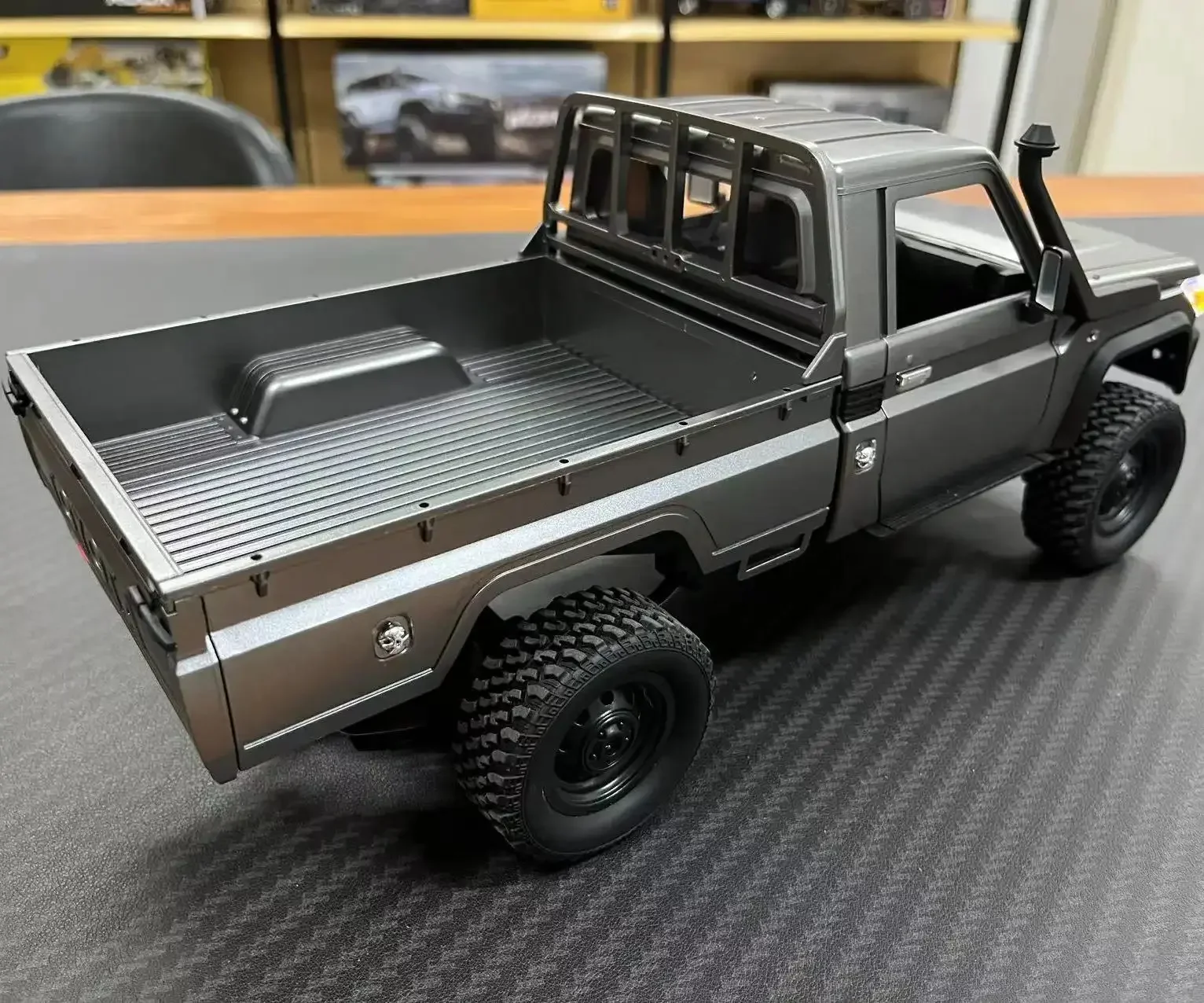 Лидер продаж MN82 PRO 1/12 полноразмерный Радиоуправляемый автомобиль 2 4 г 4WD гусеничный пикап Модернизированная версия MN-управляемые фары