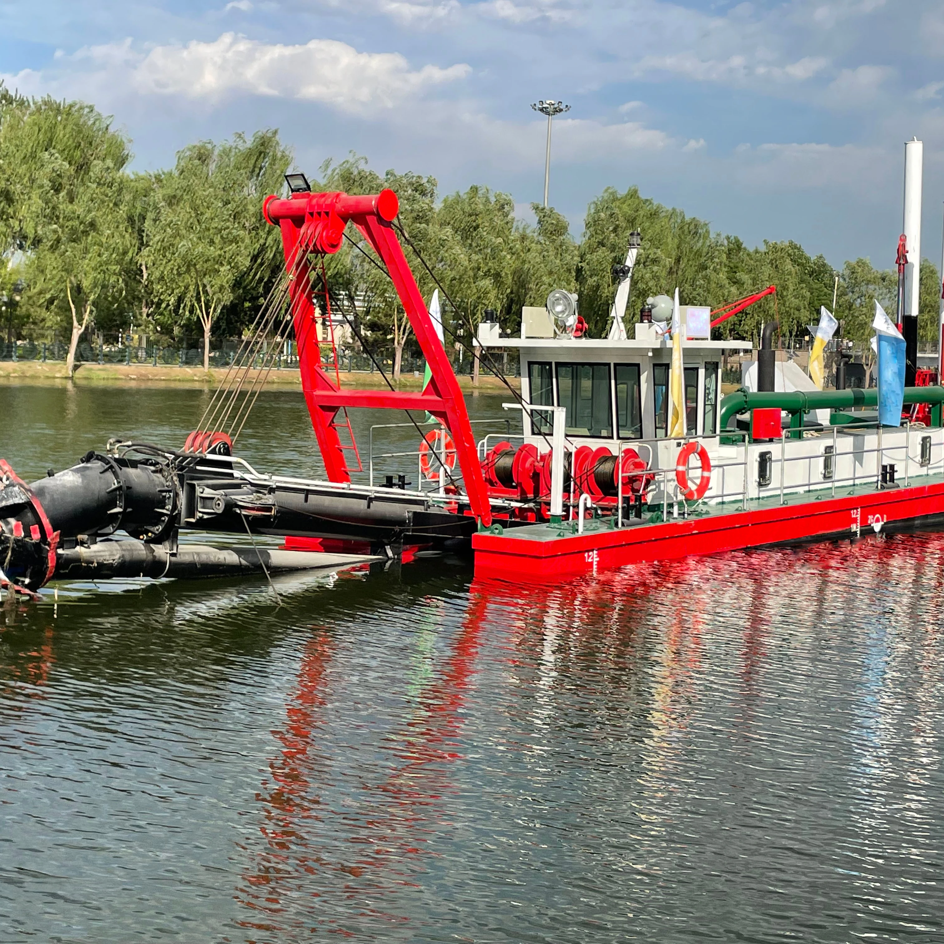 New Hydraulic Cutter Suction Dredger Vessel for Sand and Gravel Dredging with Efficient Motor Dredging Equipment