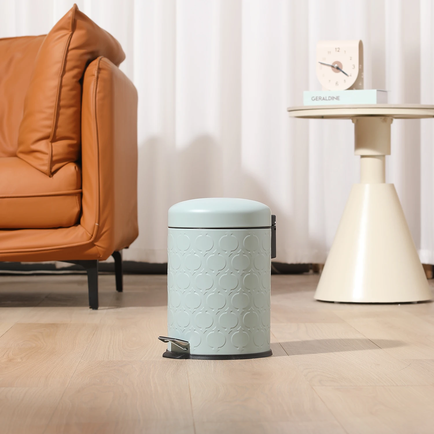 Jili Design Factory Selling Waste Bin Iron Material Embossed Trash Can 5L Classic Texture Surface For Home Bathroom Office Use