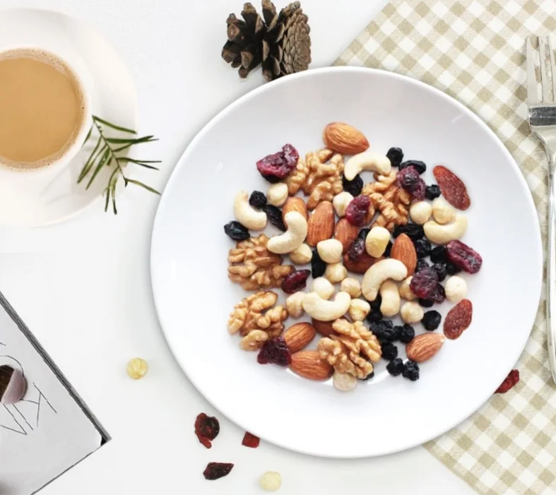 new 2023 Daily mixed nuts and dried fruits snacks pregnant women children wholesale  dried fruits nuts