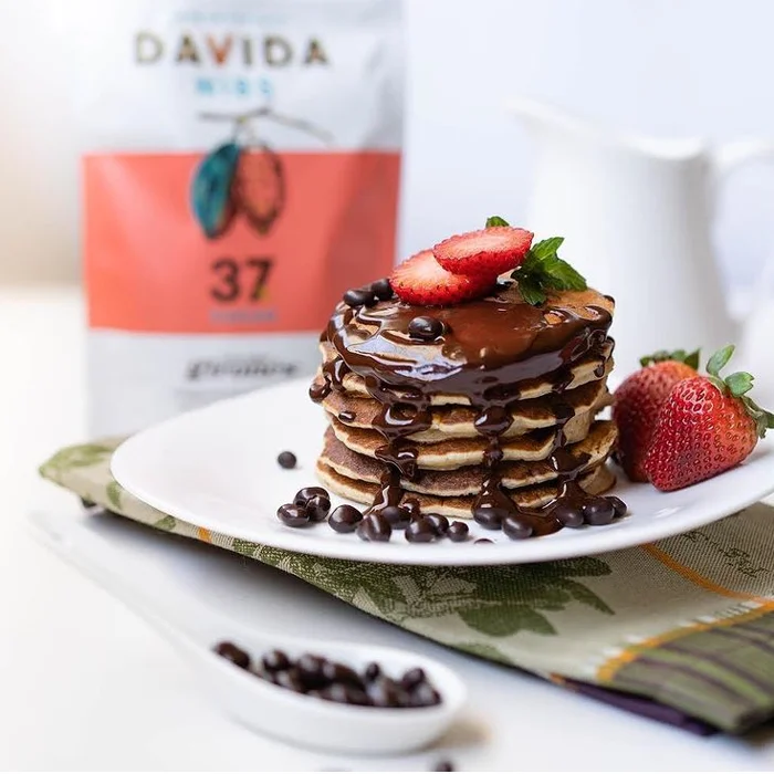 Оптовые продажи премиум богатое гладкое качество колумбийские какао-перья покрыты молочным шоколадом 37% какао оптом