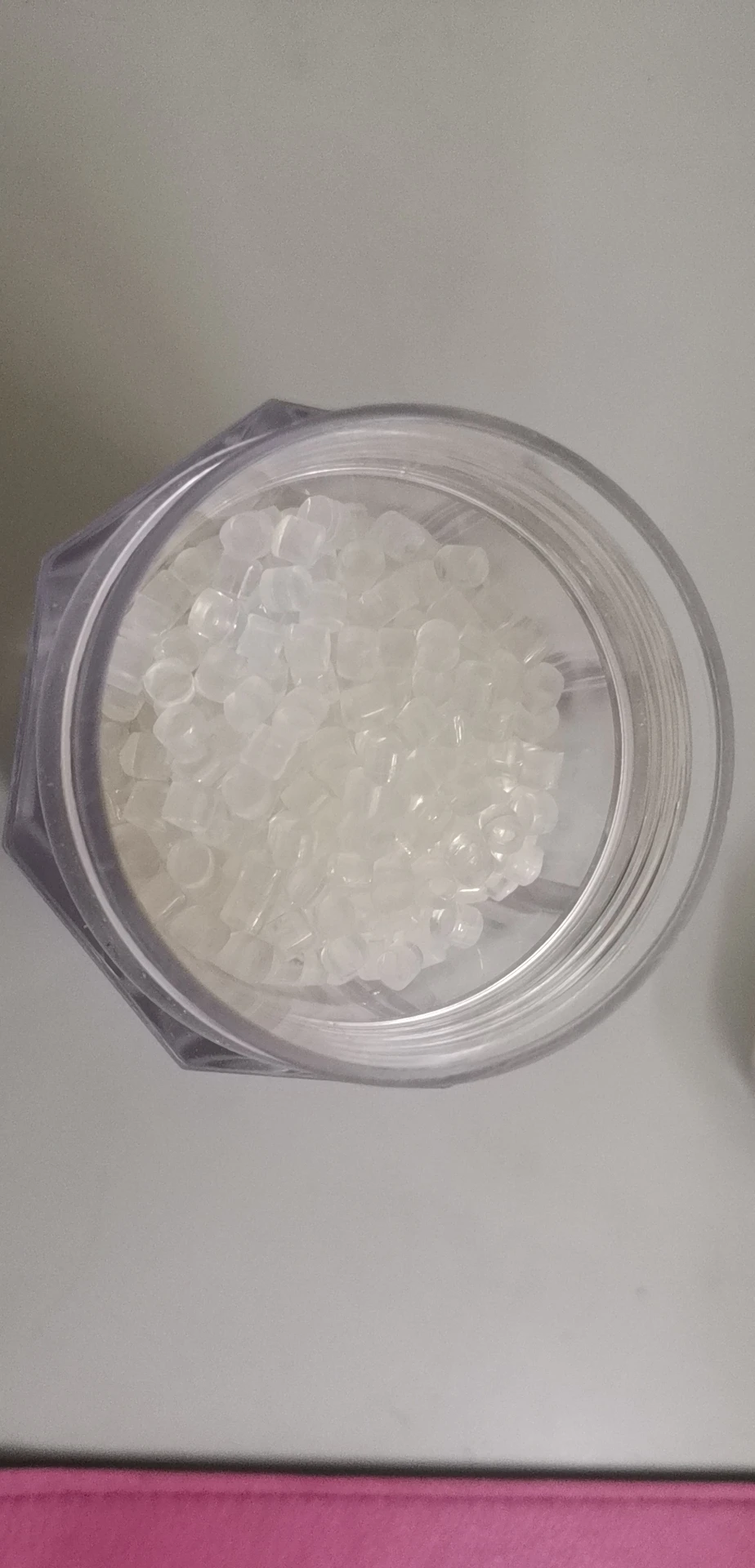 
U6208g-Hot melt adhesive granule for polyurethane(zHigh fastness of transparent particles) 