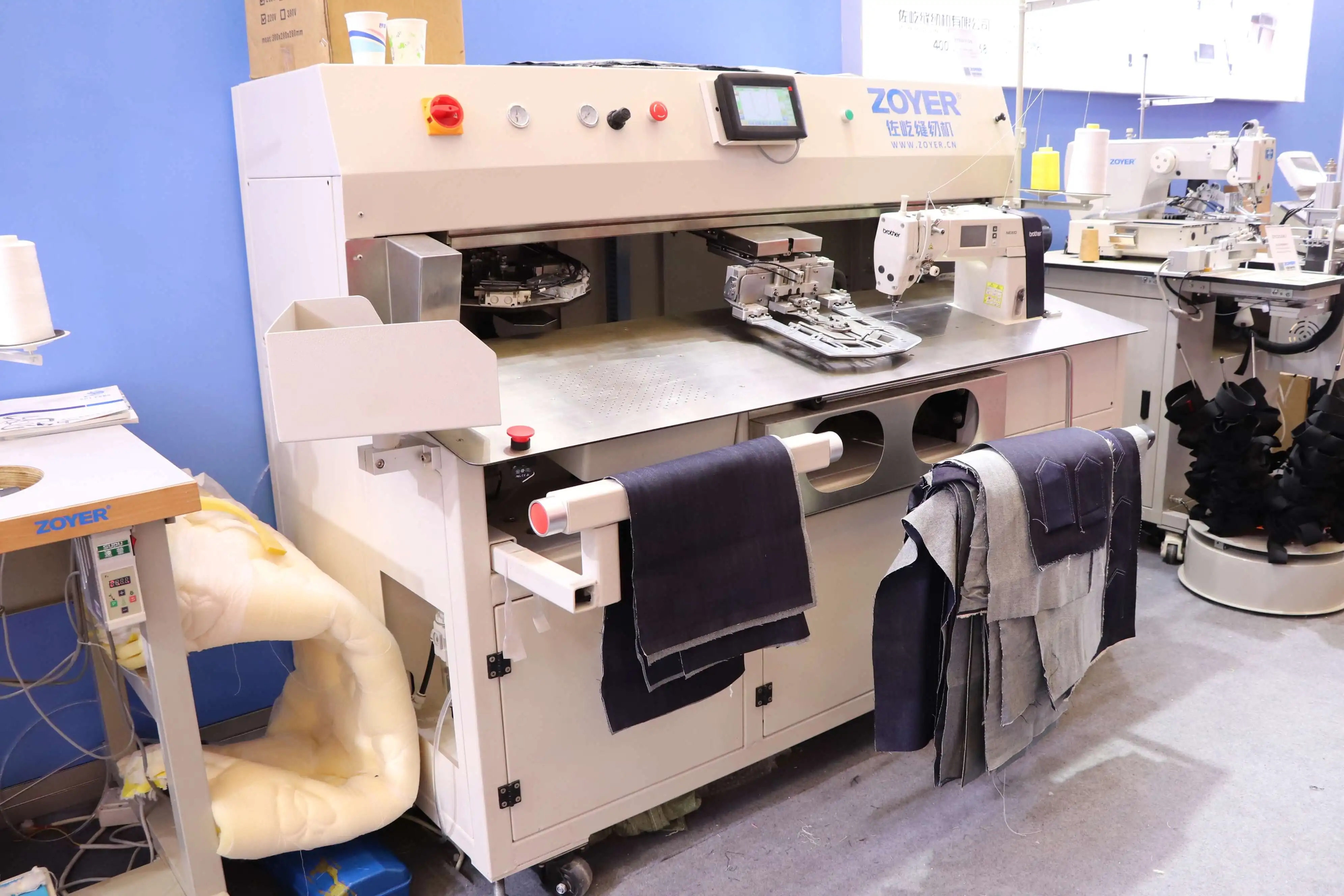 ZY9000TDB Fully Automatic CNC Pocket Attaching Industrial Sewing Machine