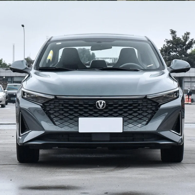 Changan Car Reaton плюс 4-дверный 5-местный седан с левым рулем сменный новый автомобиль бензиновый