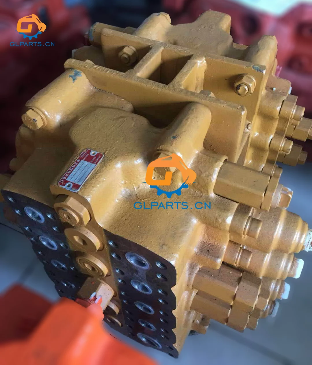 R290LC-7A R300LC-7 R305LC-7 Excavator Hydraulic Distribution Main Control Valves 31q8-10110 31N8-17000P 31N8-17002 31N8-17001