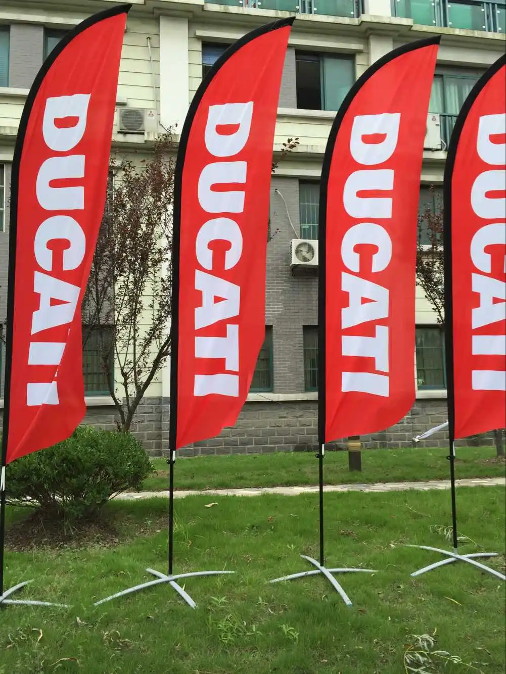 Beach Flag Single Feather Flag With Cross Base and Flagpole Graphic Custom Printing Outdoor Advertising Discounts