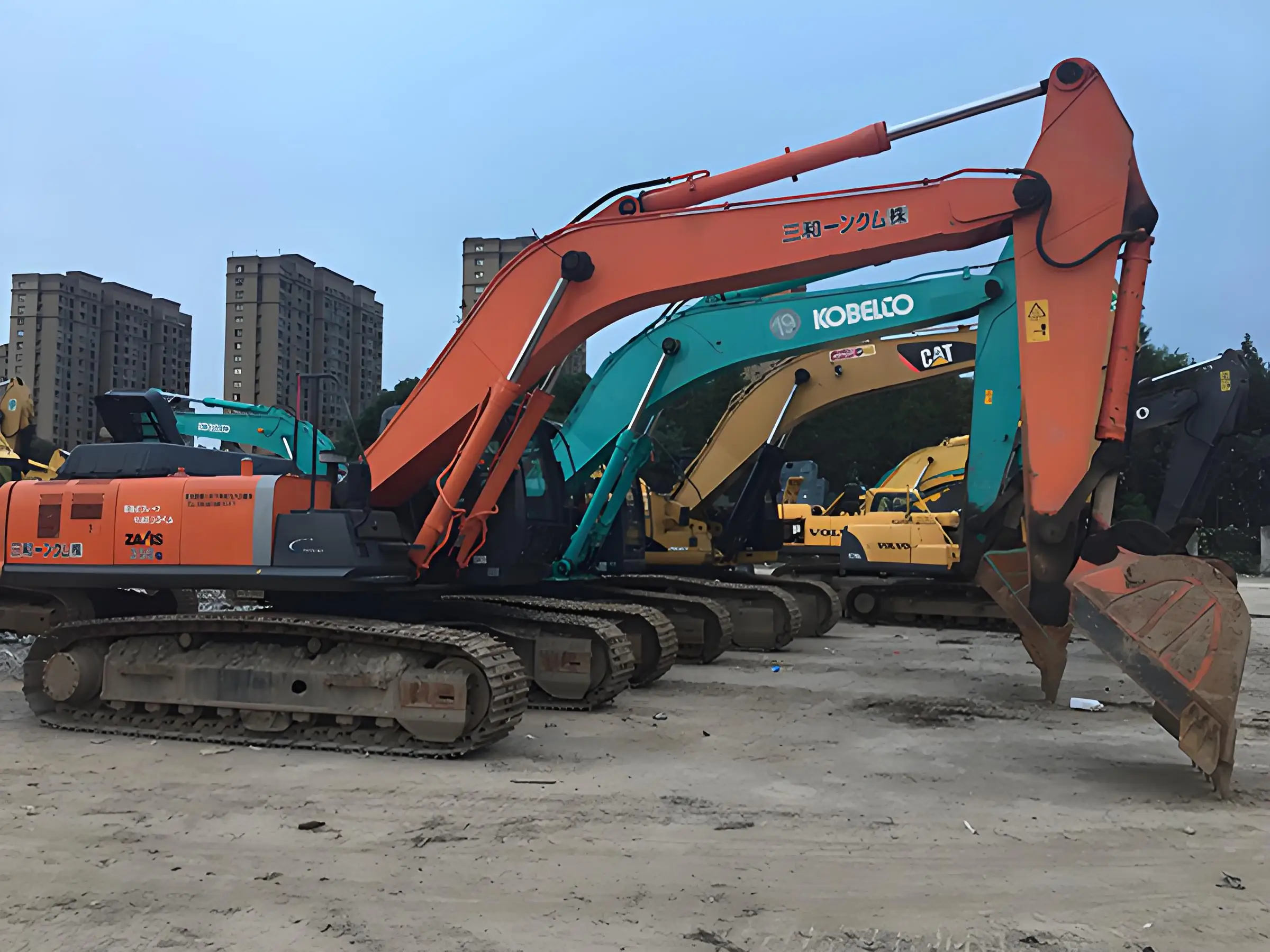 Б/у Hitachi ZX350 35-тонный гусеничный экскаватор японского происхождения с подержанным двигателем Isuzu неповрежденными компонентами сердечника коробки передач