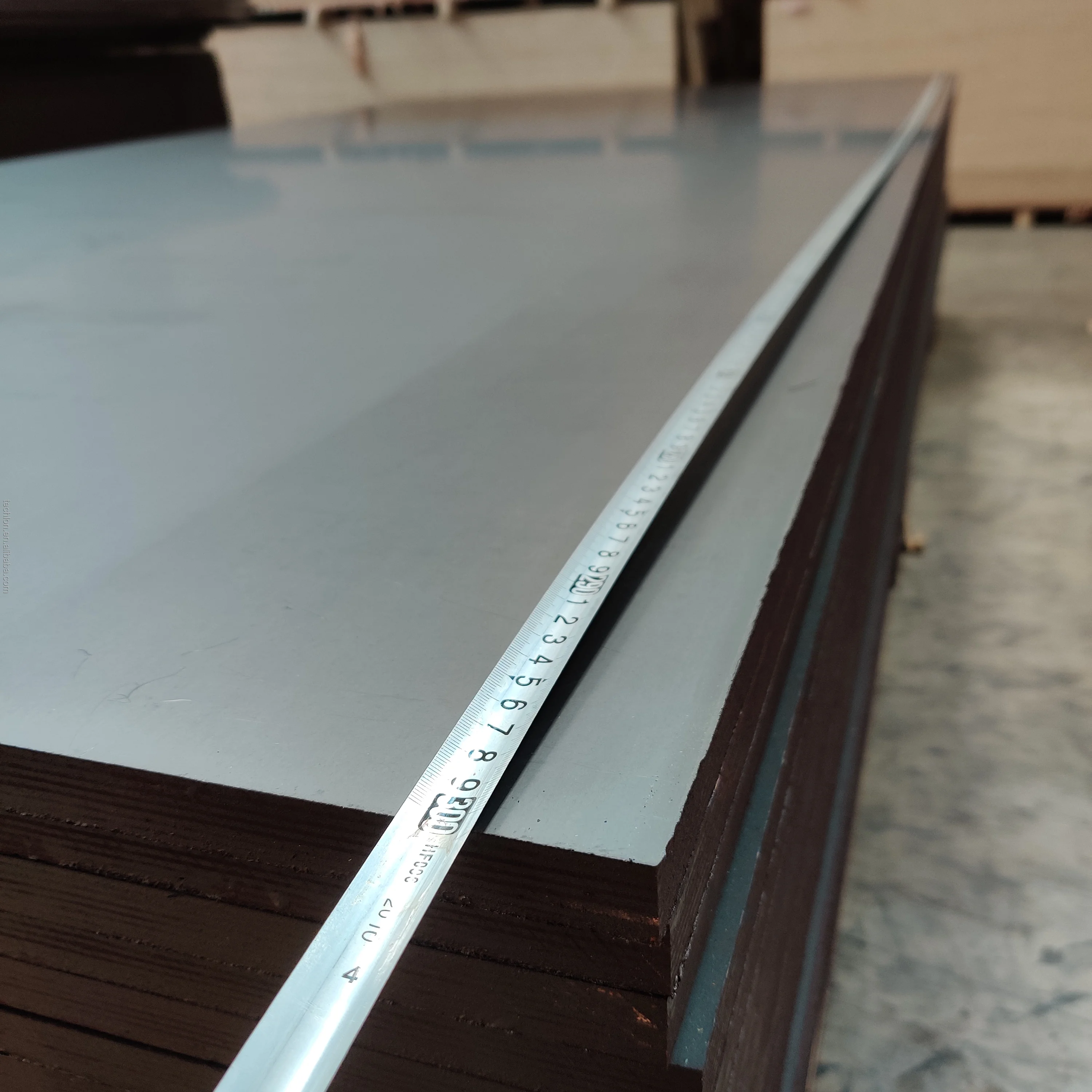 High Quality 1200X2400mm 18mm 4X8 Feet Film Faced Plywood Sheet for Construction