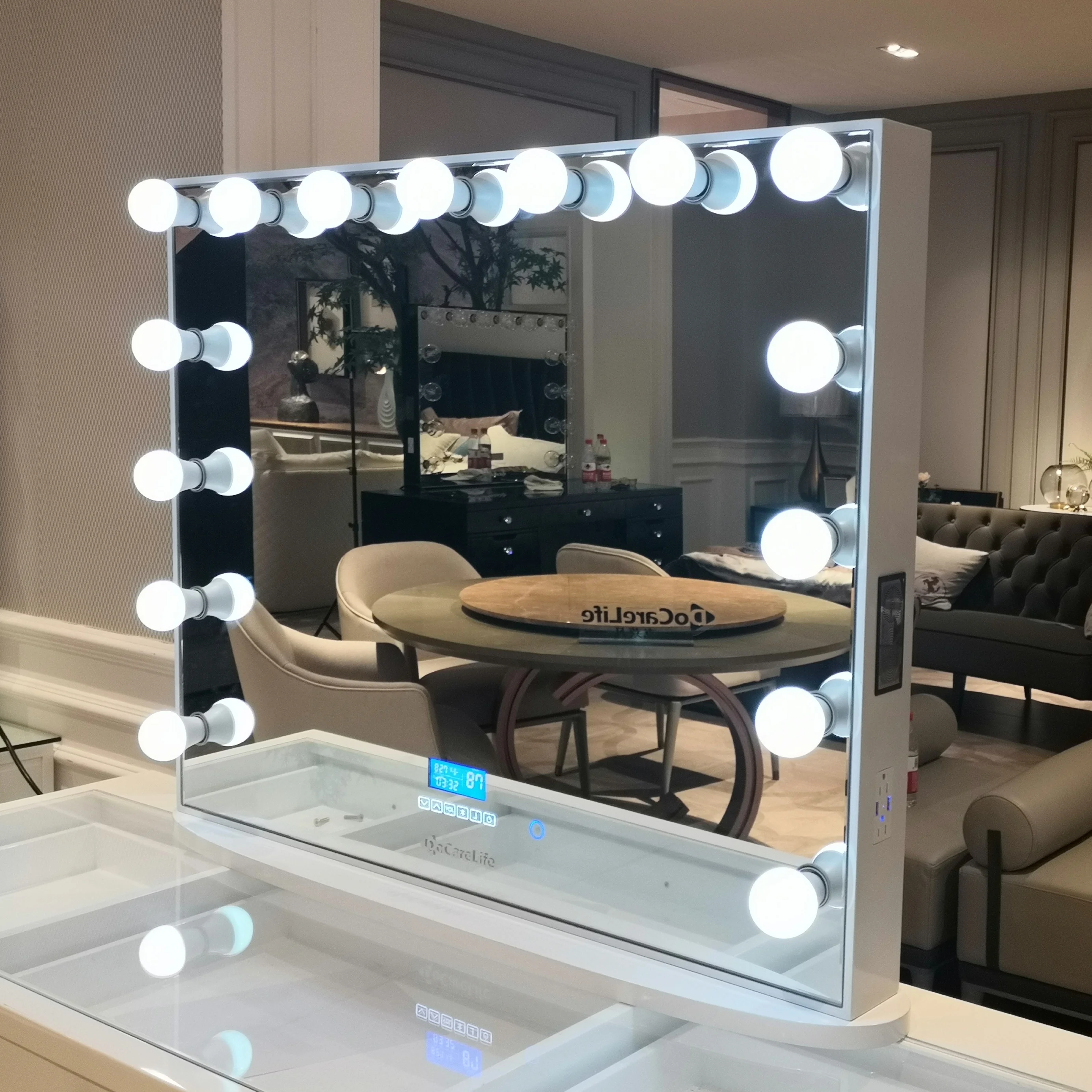 Stock on US! Docarelife Bedroom Furniture Luxury Wireless Speaker Makeup Vanity Table Mirror with LED Bulb